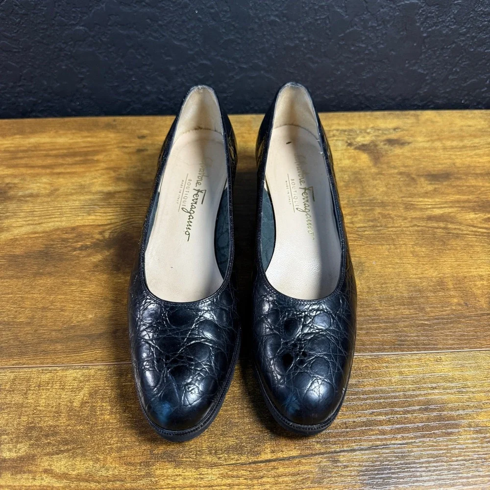 Salvatore Ferragamo 338WR Black Croc Embossed Leather Pumps Womens 7 3A